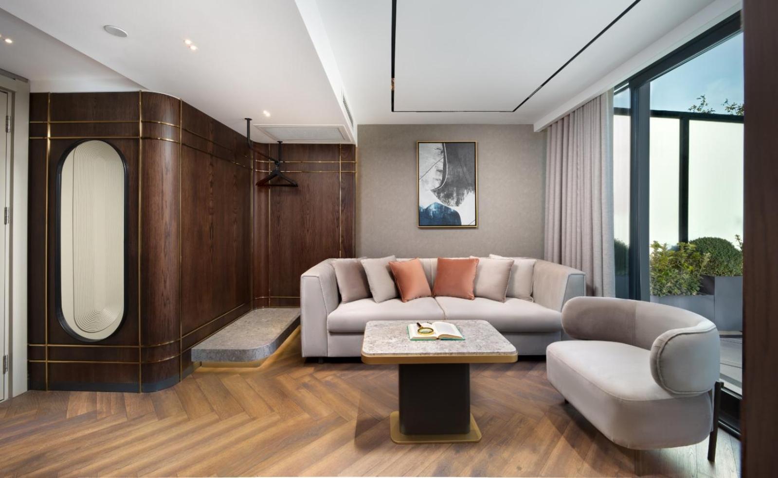 Bentley Hotel Old City-Special Class Provincia di Provincia di Istanbul Esterno foto The living room of a three-bedroom apartment at The Park